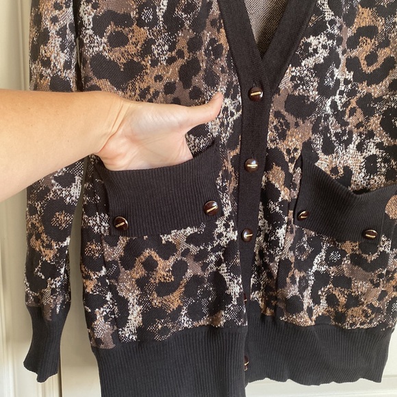 St. John animal print cardigan Size S - Picture 7 of 9